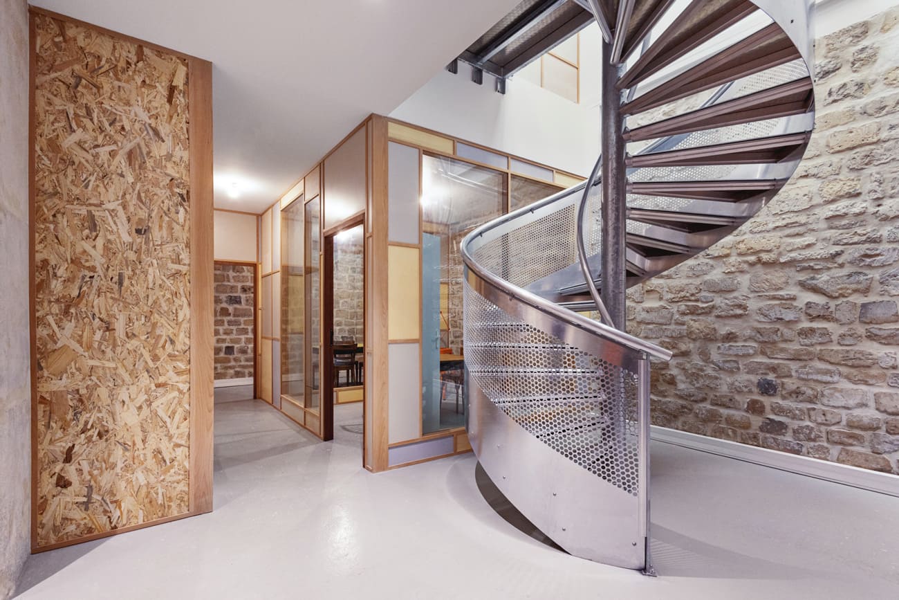 Agencement cloisons vitrées sur mesure bois réemploi bureaux Paris Utopies Pimp your Waste
