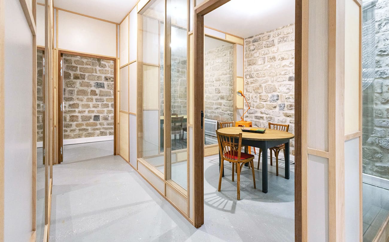 Menuiseries cloisons vitrées panneaux bois réemploi gisements divers bureaux sur mesure Paris